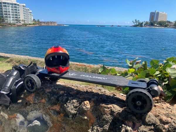 AT V.2 Carbon Fiber All-Terrain Electric Skateboard, 28MPH, 19-Mile Range, 3000W Dual Motor, Black, for Adults & Teens - Image 7