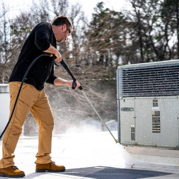 DEWALT 4400 PSI Gas Pressure Washer, 4.0 GPM, 420cc, Heavy-Duty, 50 ft Hose, 5 Nozzles - Image 2