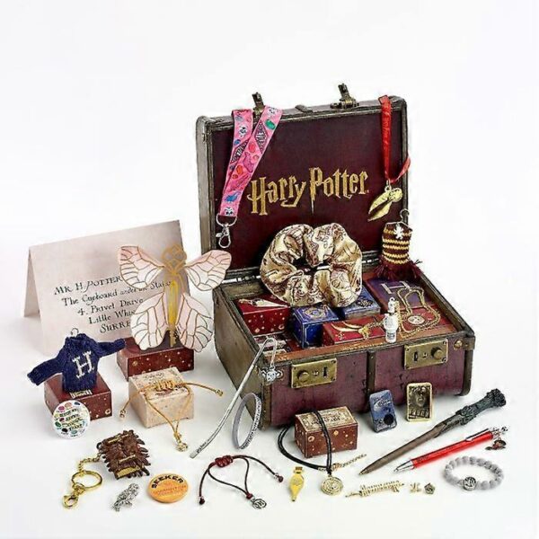 Harry Potter Hogwarts Trunk Advent Calendar - Collectible Christmas Set with Surprise Accessories & Jewelry - Image 2