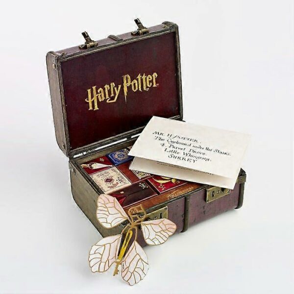 Harry Potter Hogwarts Trunk Advent Calendar - Collectible Christmas Set with Surprise Accessories & Jewelry