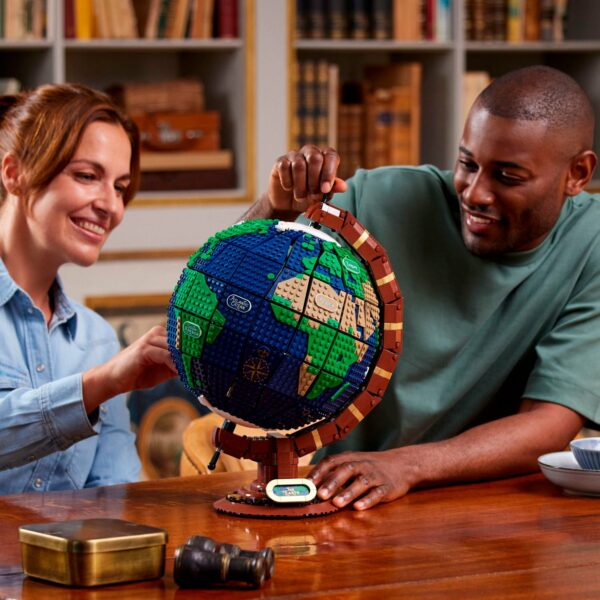 LEGO Ideas The Globe 21332 Educational Toy Building Kit, 2,585 Pieces - Image 2