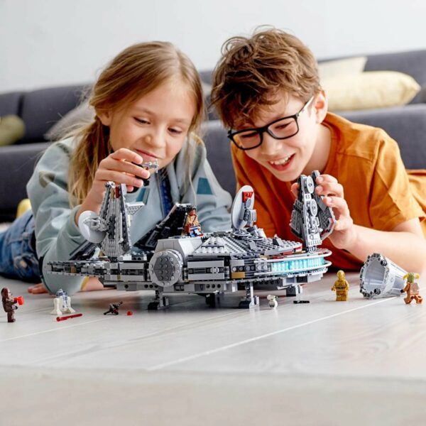 LEGO Star Wars Millennium Falcon 75257 Building Set, 1351 Pieces, Ages 9+, Includes Minifigures, Detailed Interior, The Rise of Skywalker Collection - Image 4