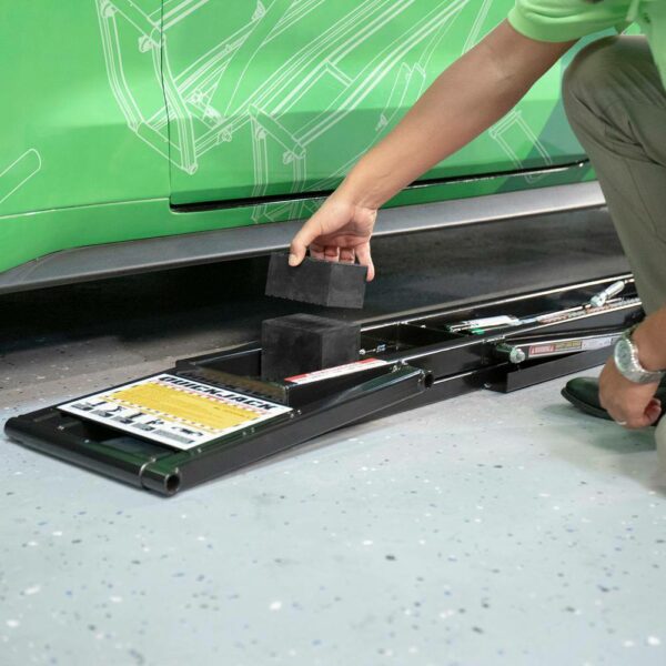 QuickJack 7000TL Portable Car Lift for Trucks & SUVs, 7000 lbs Capacity, 27" Lift Height, Automatic Safety Locks - Image 4